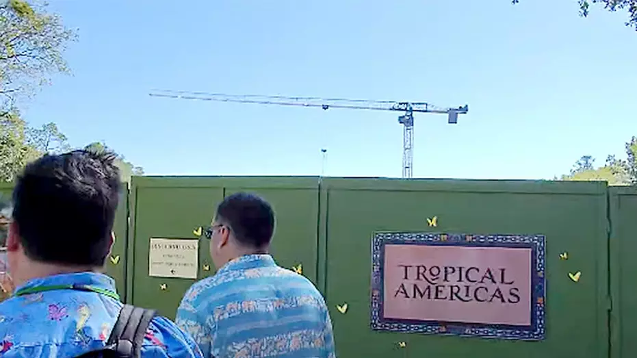 Disney представляет новое шоу в парке, который проходит масштабную трансформацию.