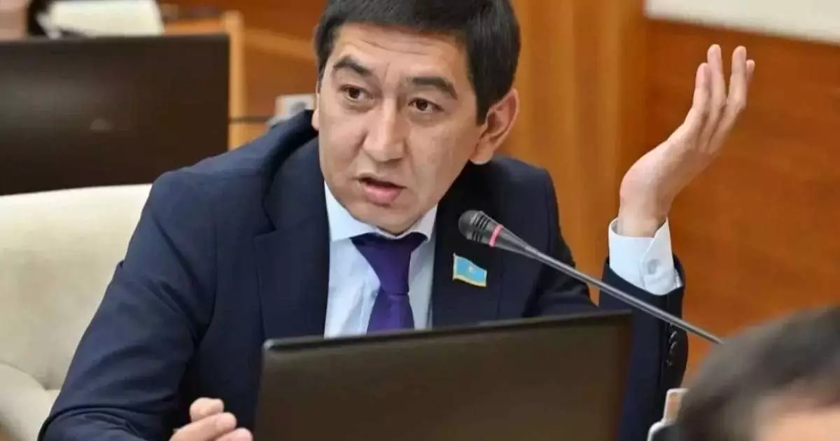  Сөзіміз бен ісіміз сәйкес келмейді: Ринат Зайытов әріптестерін сынға алды 