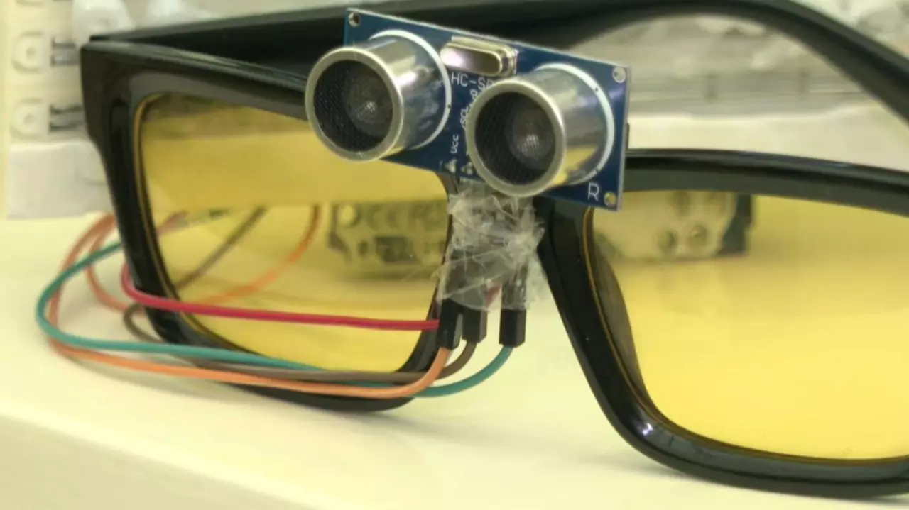 Павлодарлық оқушы зағип жандар үшін «ақылды көзілдірік» ойлап тапты