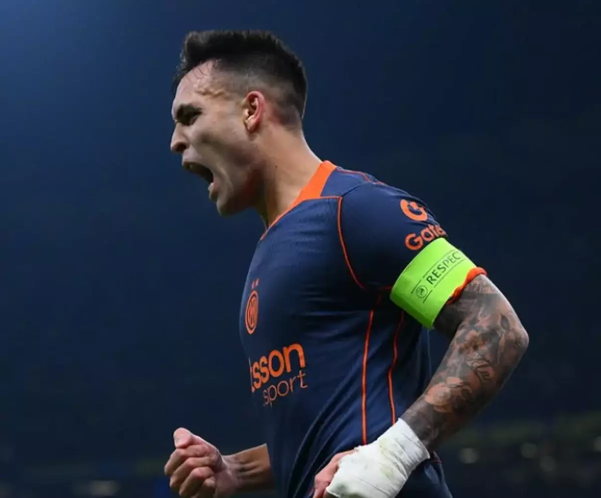 Отмена пенальти и гол: завершился первый тайм матча  «Интер»  — «Кайрат»