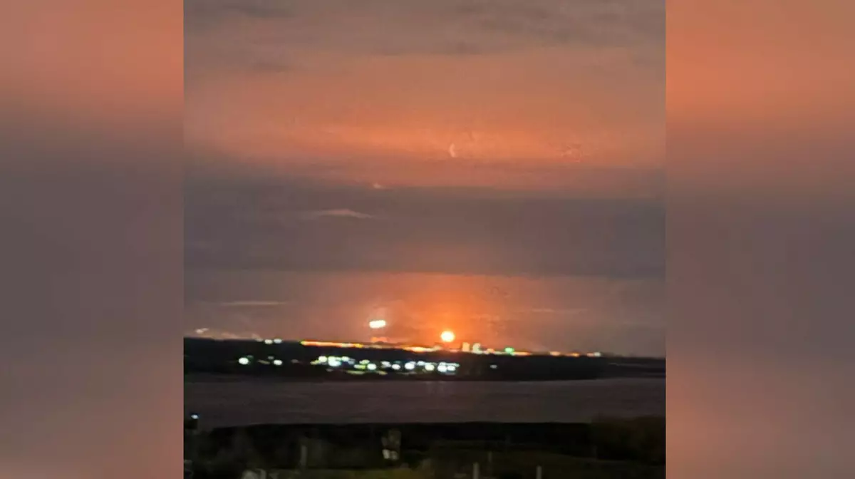 В Волгограде после атаки дронов загорелся НПЗ «Лукойл»