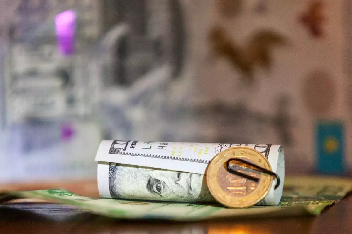 Доллар по 528 тенге: валюта снова пошла в рост в Казахстане