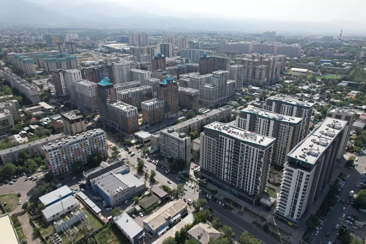 «Бұдан әрі күтуге болмайды»: Алматының ластанған экологиялық ахуалы бес түрлі мәселені реттеу арқылы шешілмек