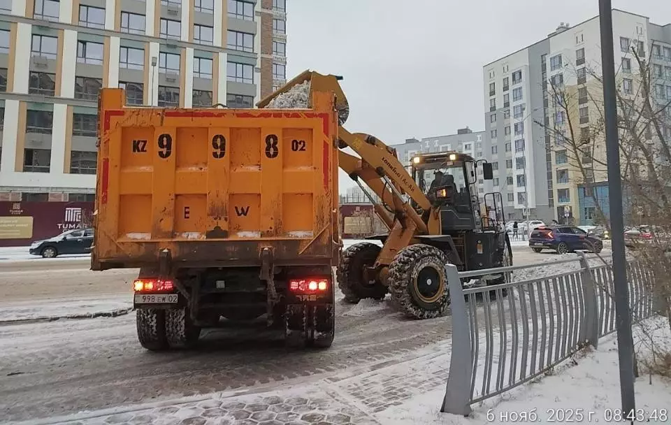 Более 270 грузовиков снега вывезли из Астаны за три дня
