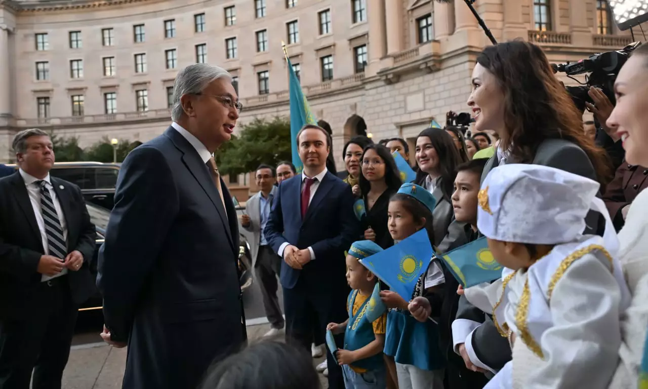 Касым-Жомарта Токаева приветствовали казахстанские студенты, обучающиеся в США (фото)