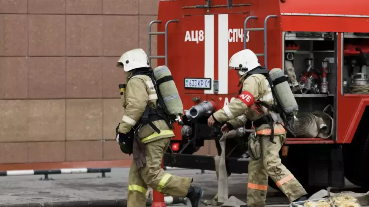 Астанадағы көтерме-бөлшек базары өртке оранды (ВИДЕО)