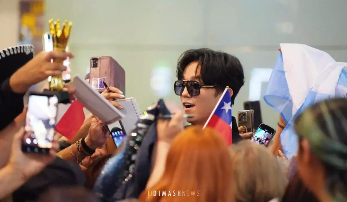 «Оле-оле-оле, Димаш!»: в Барселоне восторженно встретили казахстанского певца (ВИДЕО)