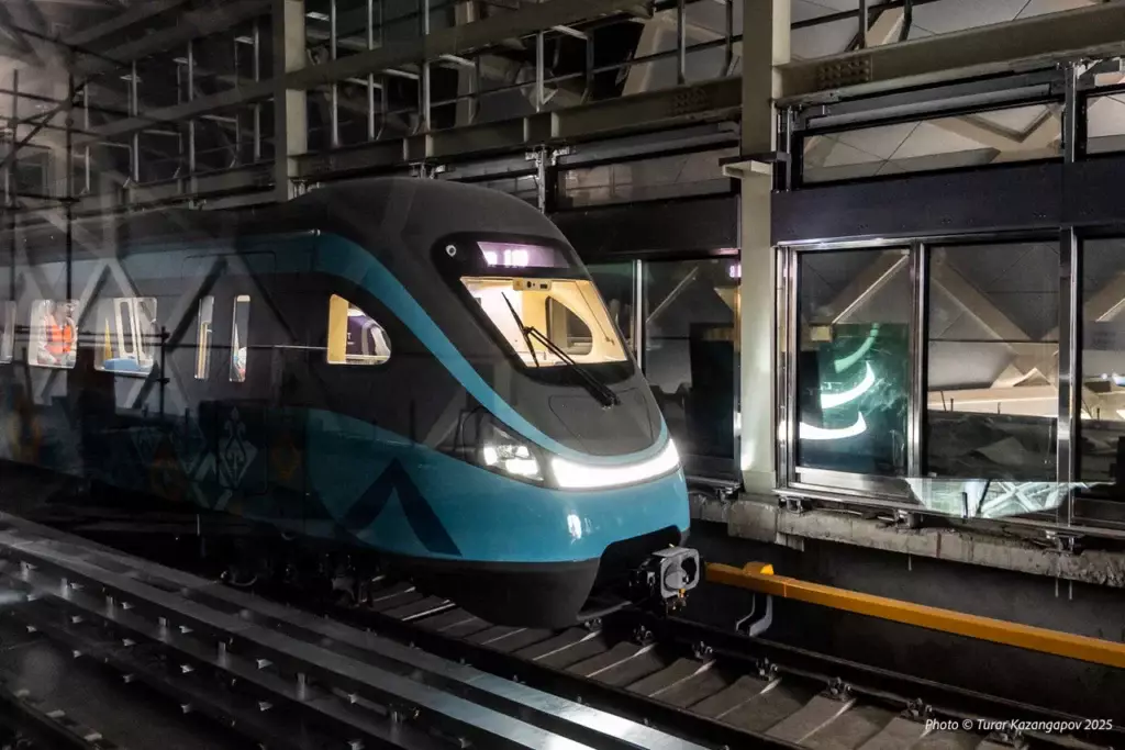 LRT в Астане набирает сотрудников и отправит будущих специалистов на обучение в Китай