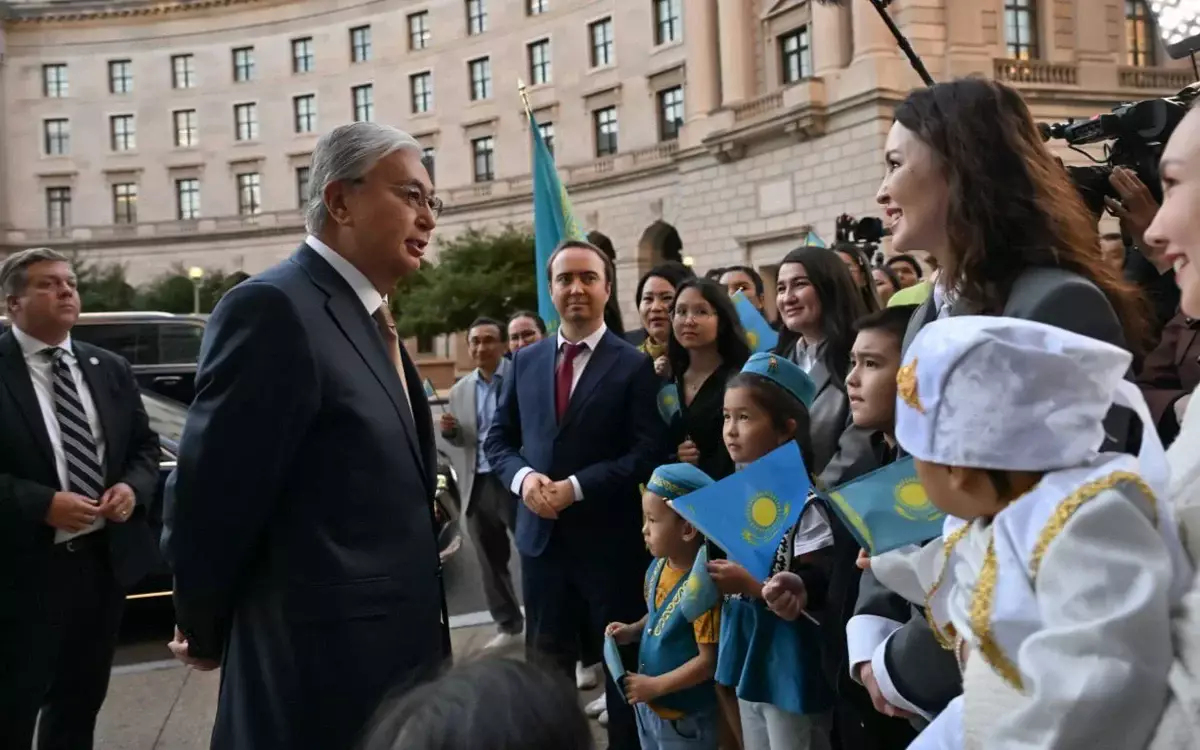 Президент Қасым-Жомарт Тоқаев АҚШ-та оқитын қазақ студенттерімен кездесті