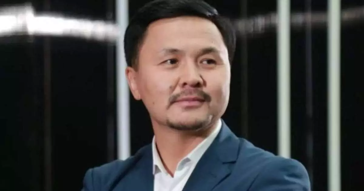  `Қызымды бермес бұрын күйеу баламмен сөйлестім`: Досымжан Таңатаров ашығын айтты (ВИДЕО) 