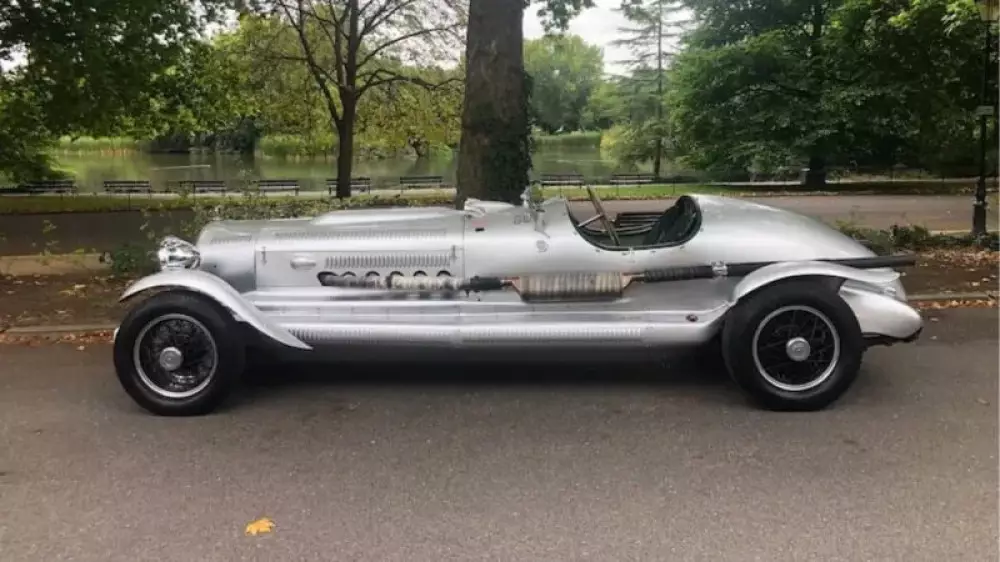 На eBay выставили старинный Rolls-Royce с авиадвигателем