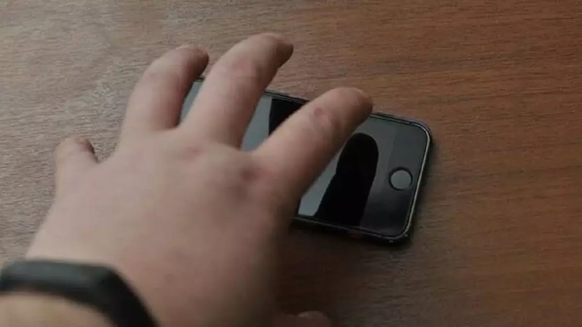 Сабақта смартфон пайдаланған оқушының ата-анасына айыппұл салынады