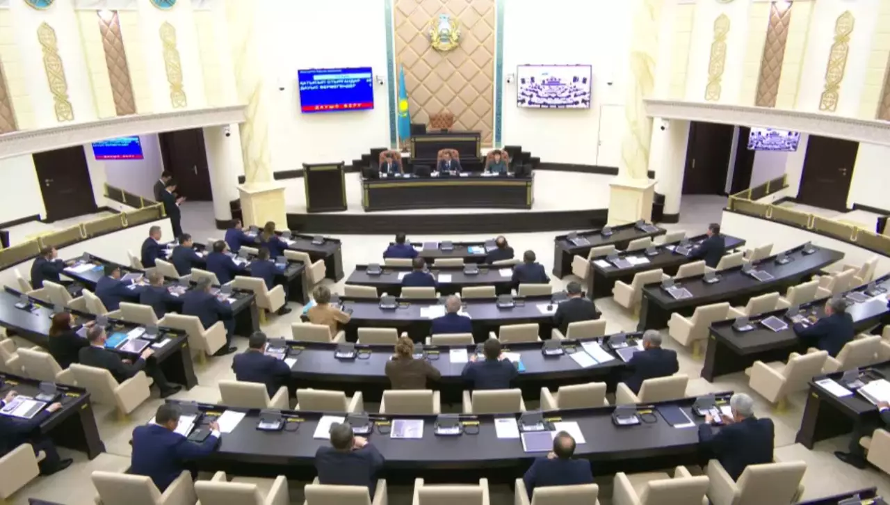 Бұдан былай әр шырқалған ән үшін автордың әмияны толады