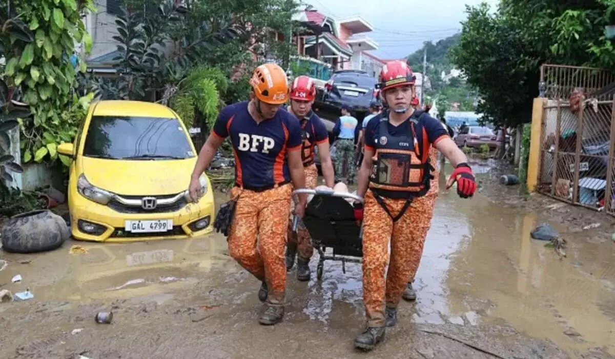 Тайфун на Филиппинах: не менее 140 погибших, объявлено чрезвычайное положение