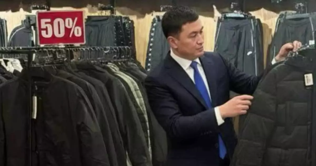  Аким Экибастуза увидел в Instagram шутку про себя и пришел в магазин 