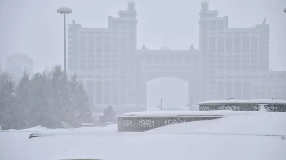 Астану заметает, Алматы накроет туман — прогноз погоды на 3 дня