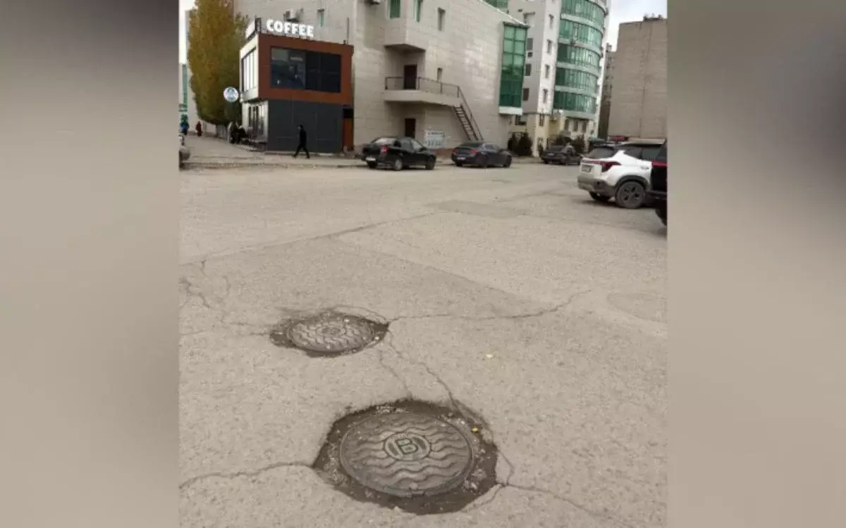 «Ескерту болмаған»: Ақтөбеде келіншек көшедегі ашық құдыққа құлап, қаза тапты