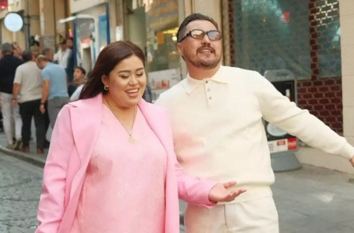 &#171;Шай берді&#187;: Олжас Абай Дариға Бадықованың анасымен кездесті (ВИДЕО)