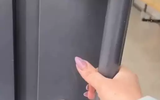 &#171;Аялдаманың есігін жауып қойған&#187;: Көкшетаулықтар автобусты далада күтуге мәжбүр