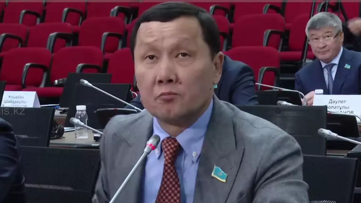 "Речь идет о защите прав ребенка": депутат мажилиса Абзал Куспан разьяснил свою позицию по многоженству