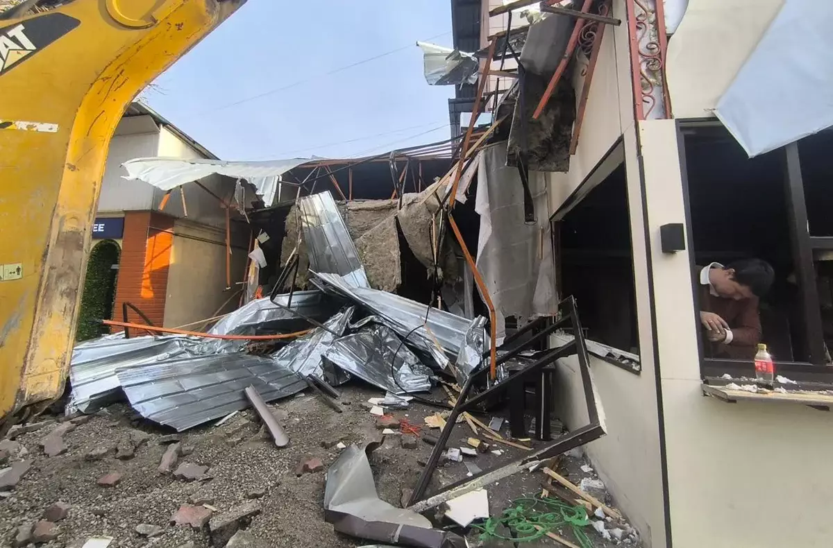 В Ауэзовском районе усиливается порядок в сфере малой торговли