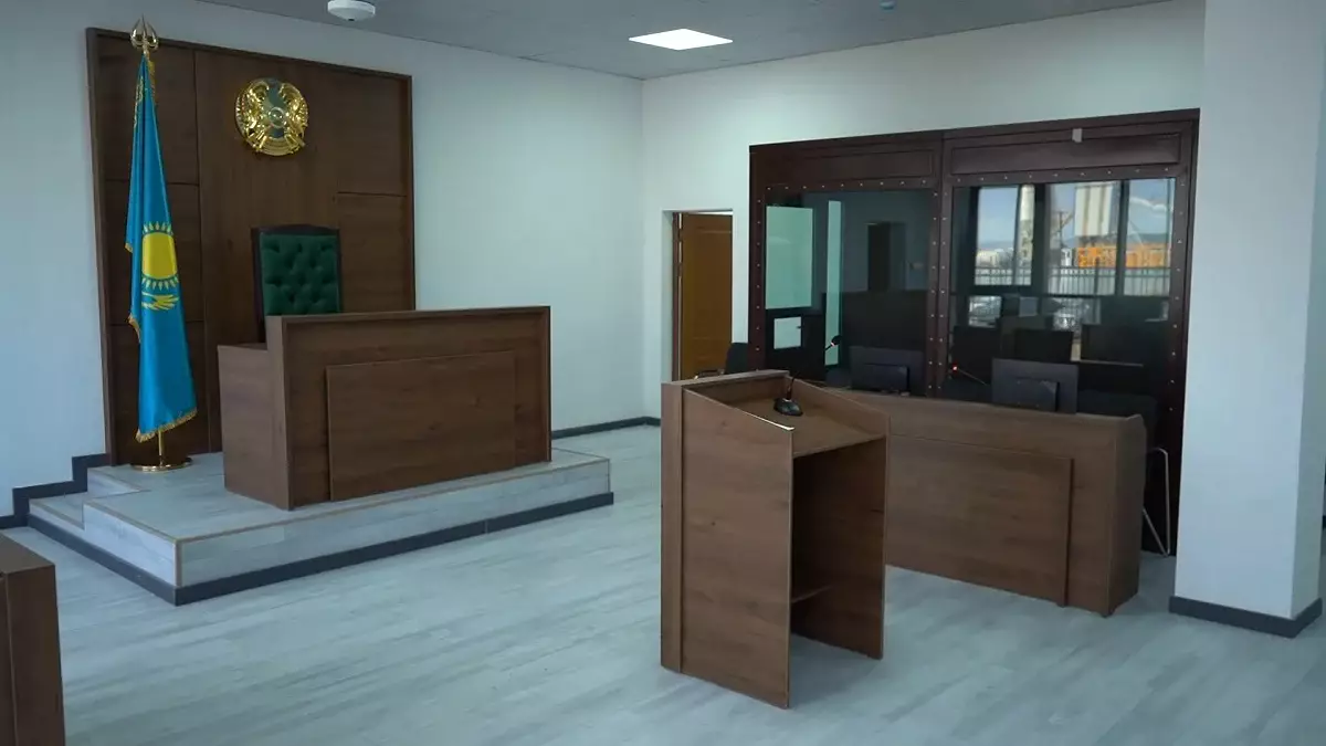 Жұмыс орнына барып пышақтаған: Ақмола облысында ер адам бұрынғы әйелін өлтірмек болған