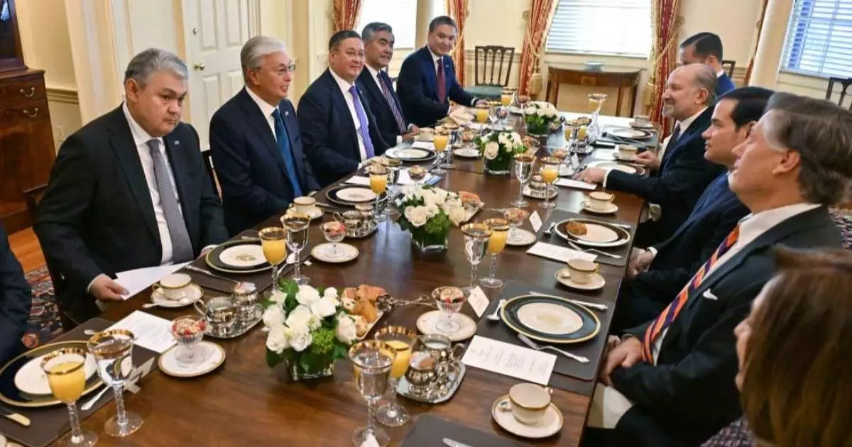  Тоқаев АҚШ Мемлекеттік хатшысы Марк Рубиомен кездесті 