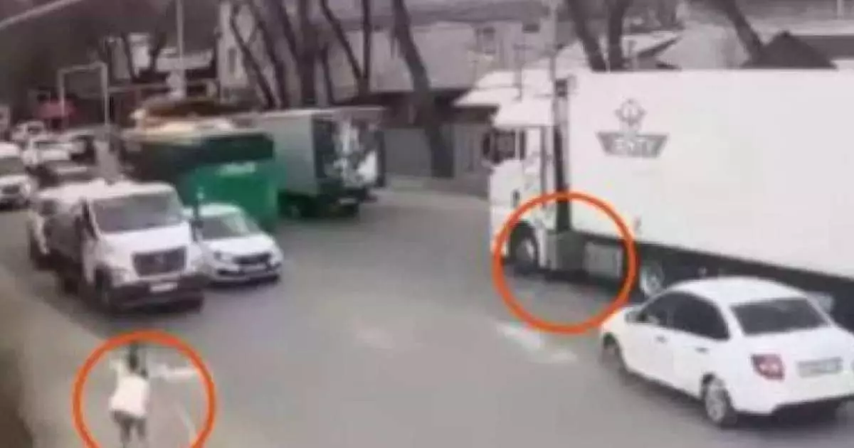  Алматыда 7 жасар қызды жүк көлігімен қаққан жүргізуші сотталды 