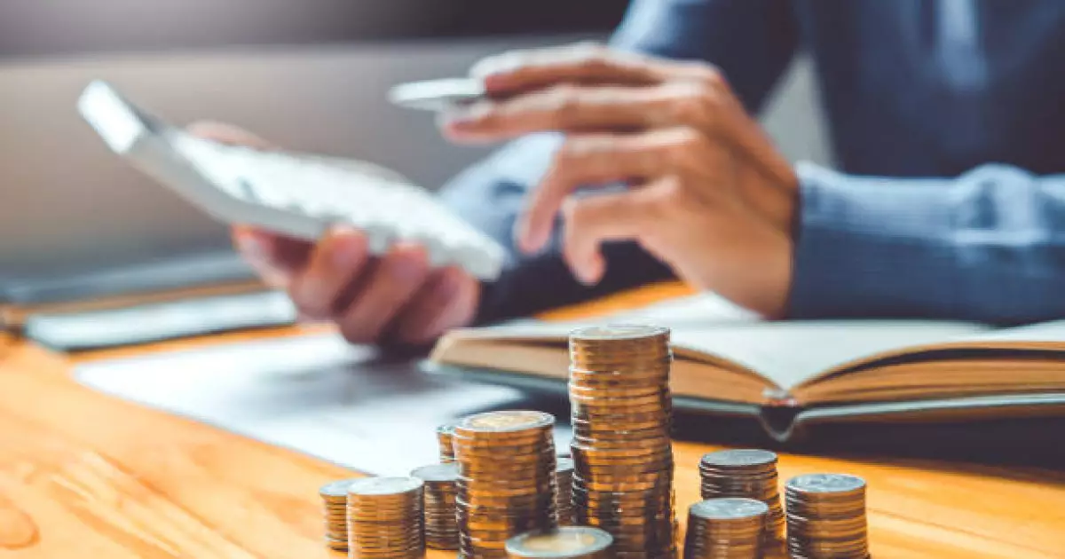   «Көбінің жалақысы 300 мың теңгеге жетпейді»: халықтың нақты табысы баяу өсіп жатыр   