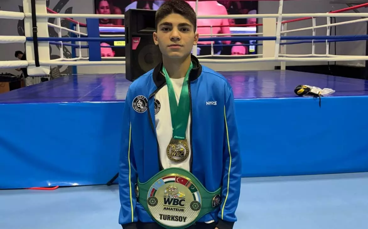 Алматылық боксшы Өзбекстанда WBC Turksoy чемпиондық белбеуін иеленді