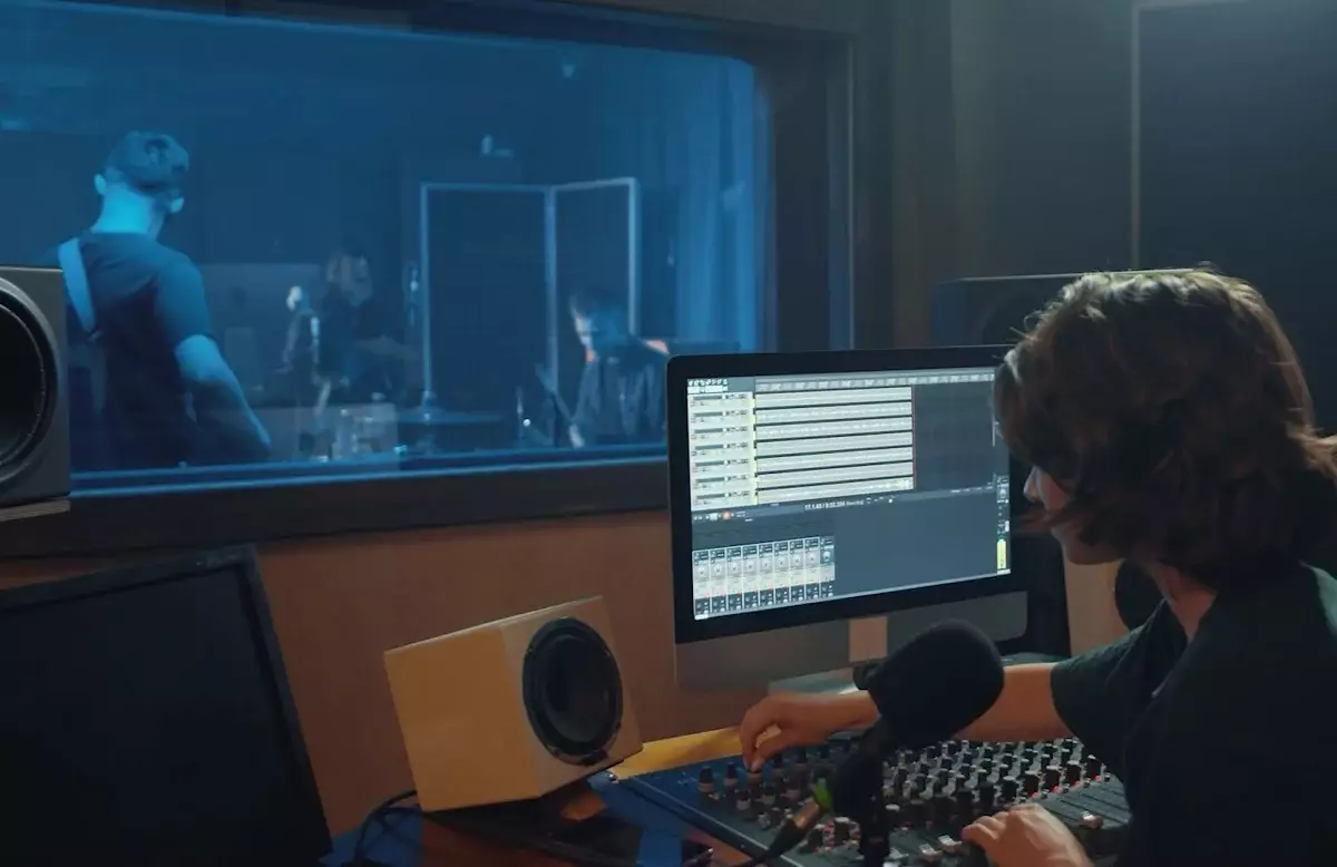 Казахстанцам грозит наказание за использование фонограмм на концертах