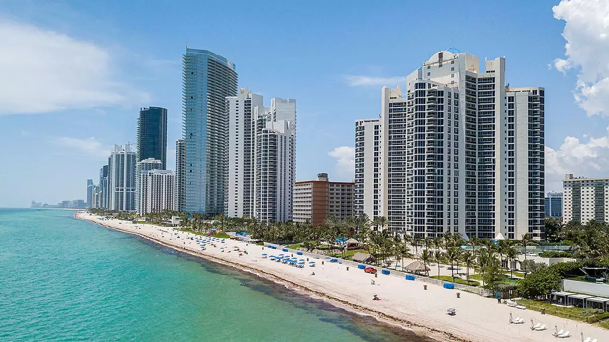 Офис шерифа испытал первый в Америке беспилотный полицейский внедорожник.