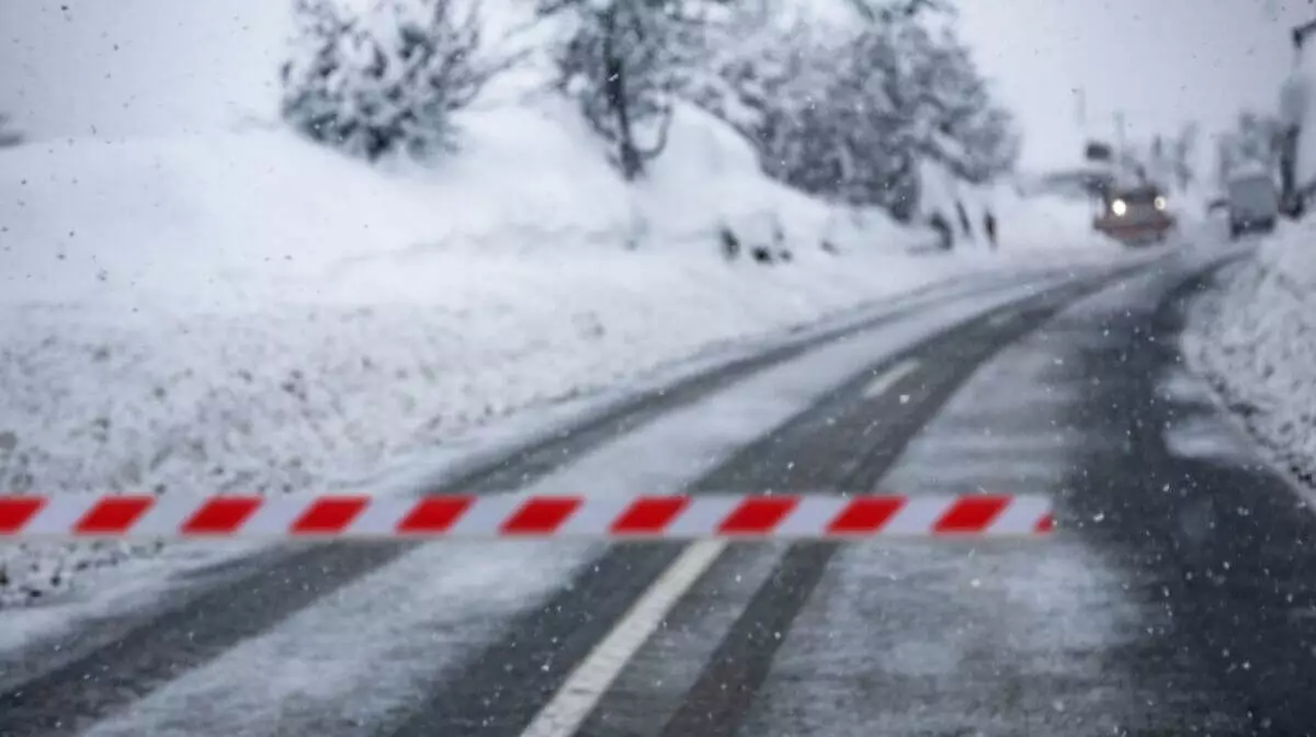 Движение ограничили в двух областях Казахстана