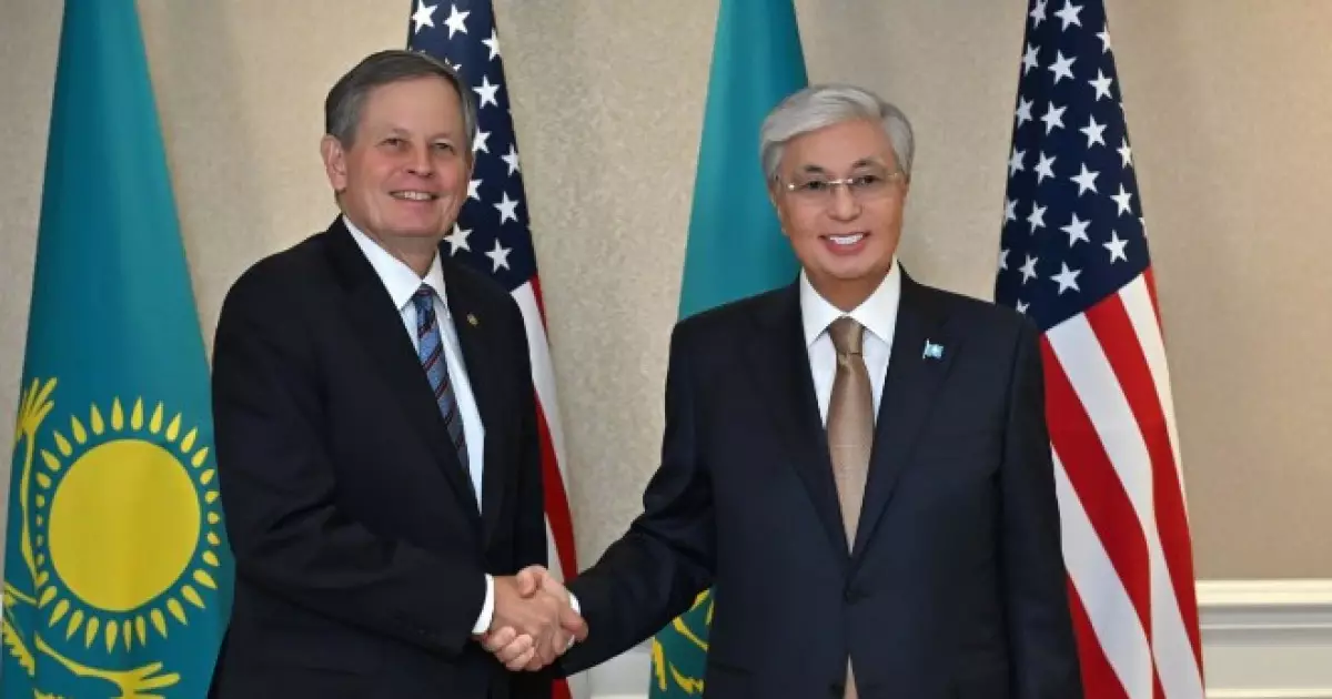   Қасым-Жомарт Тоқаев америкалық сенатор Стив Дэйнспен кездесті   