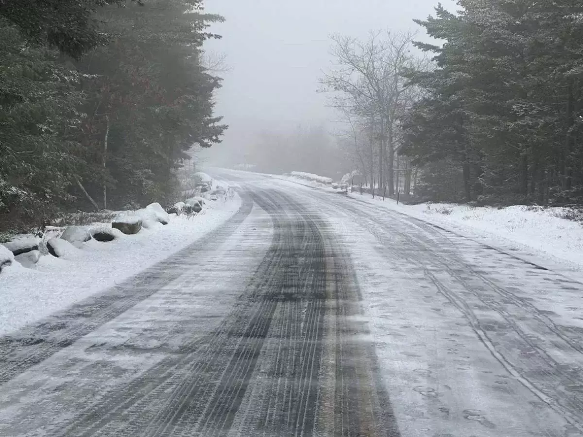 Выезд из Астаны перекрыли на одной из трасс