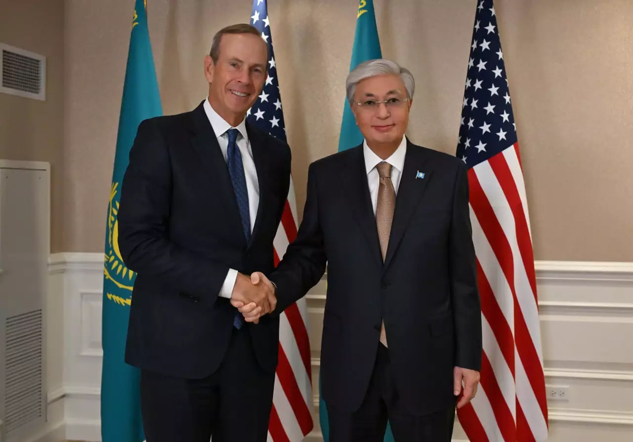 Токаев встретился с главой корпорации «Chevron»