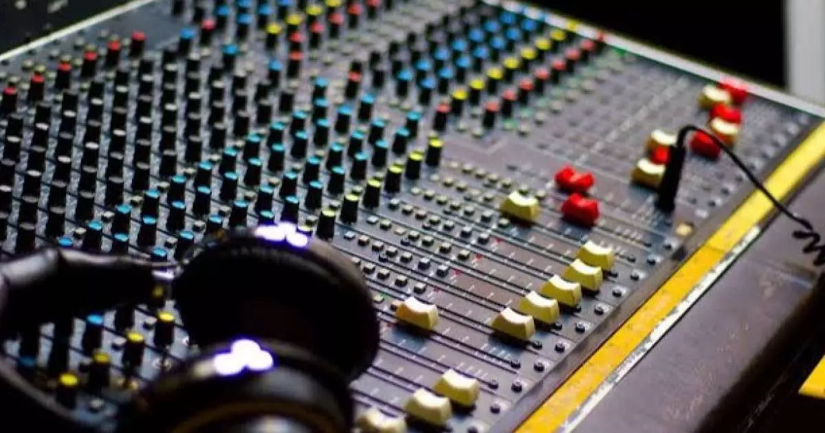  Енді фонограммамен ән айтқандар 4 миллион теңге айыппұл арқалайды 