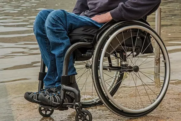 Казахстан сохранит бесплатное лечение для людей с ДЦП и хроническими заболеваниями