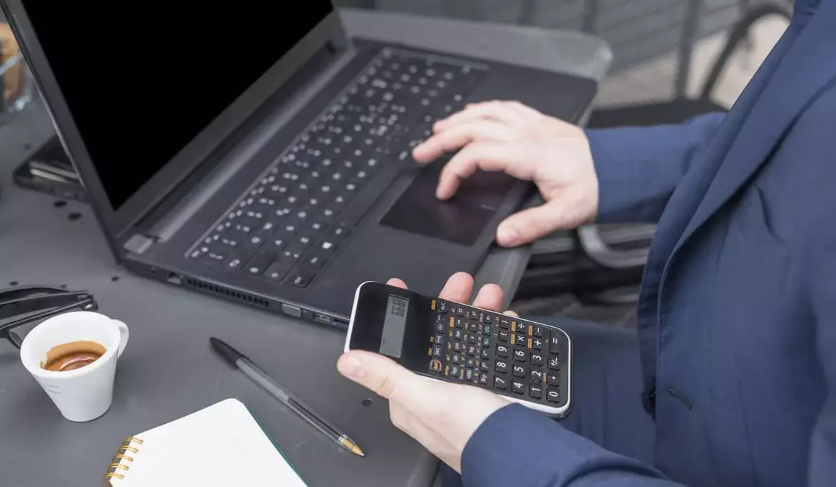 Высокопоставленный чиновник и подрядчик похитили 104 млн тенге при госзакупках