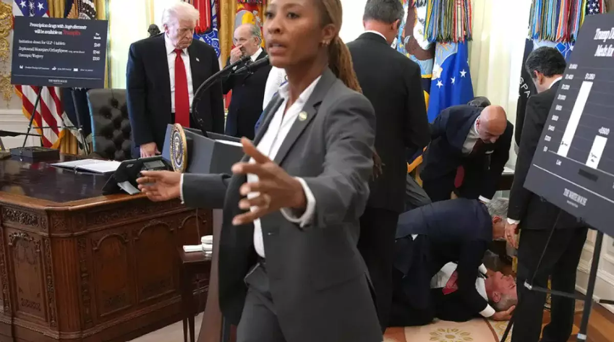 Гость Белого дома упал в обморок во время встречи с Трампом