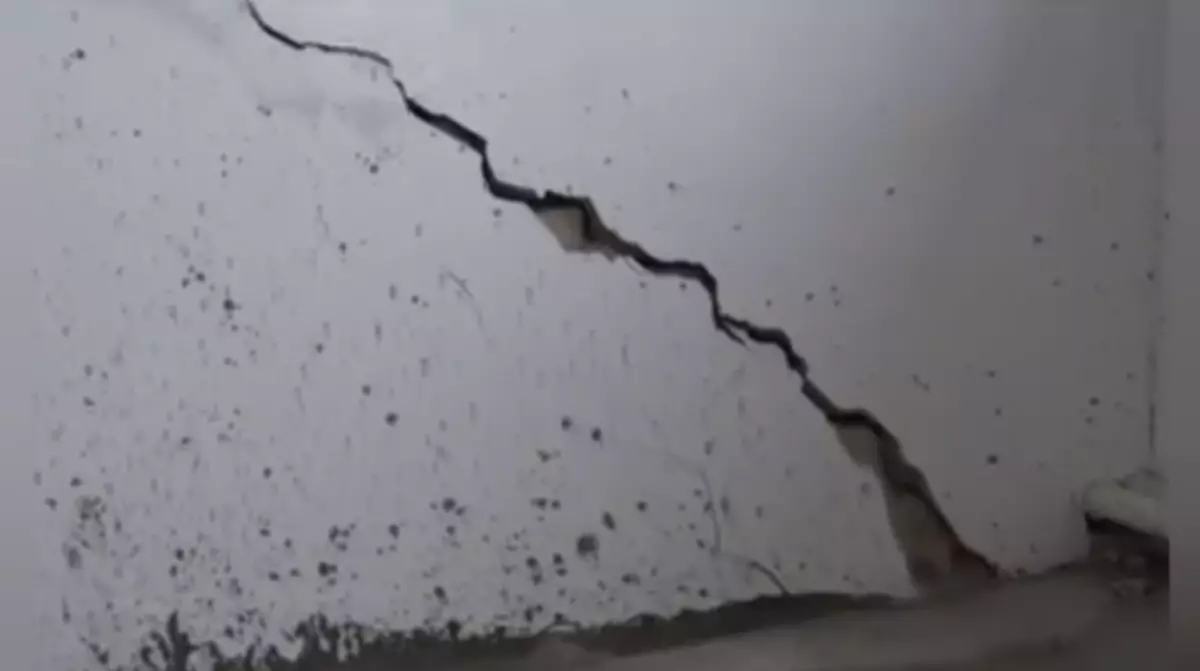 Батыс Қазақстанда ашылғанына екі жыл ғана болған мектеп қирап жатыр