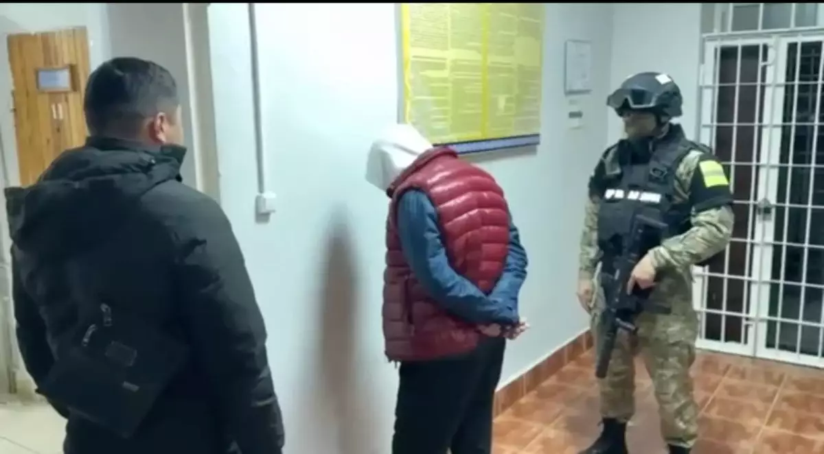 Шымкентте журналист-блогер шенеуніктен 10 млн теңге бопсалаған