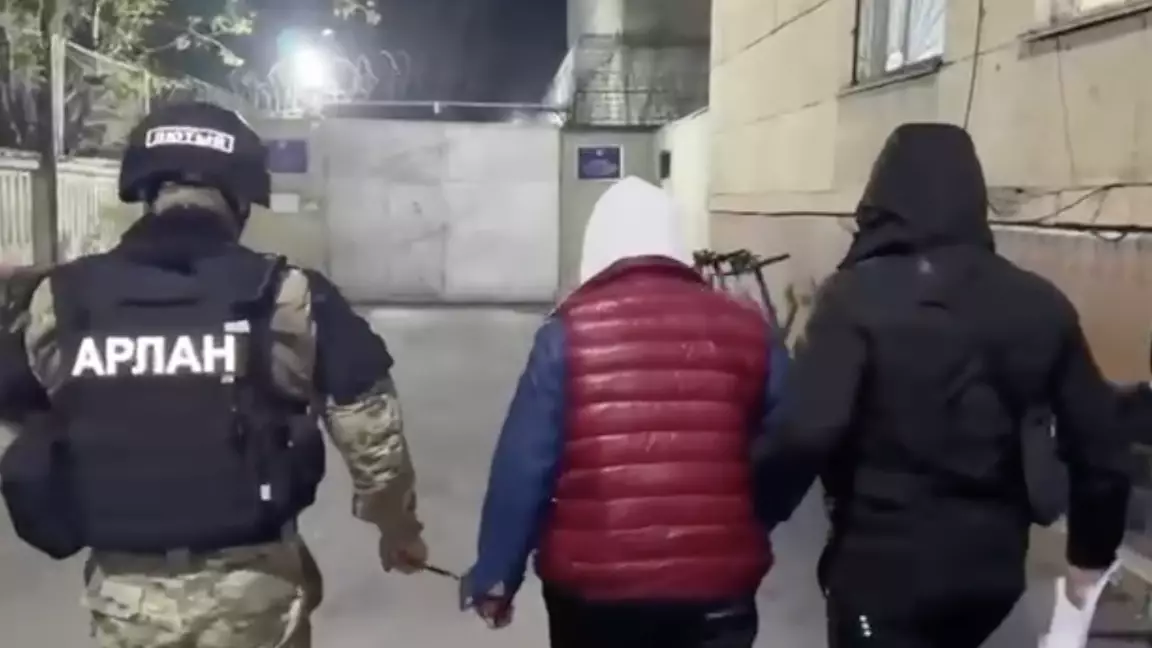 Шымкенттік блогер мемлекеттік қызметкерден 10 млн теңге бопсалаған