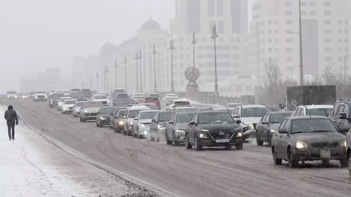 В Казахстане запретят посыпать дороги солью: утверждён новый стандарт
