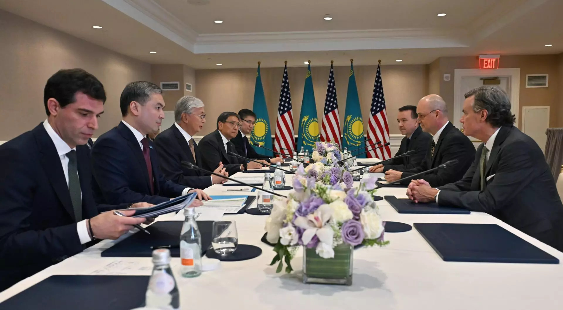 Касым-Жомарт Токаев провел беседу с президентом по странам СНГ и Центральной Азии компании John Deere Чабой Лейко