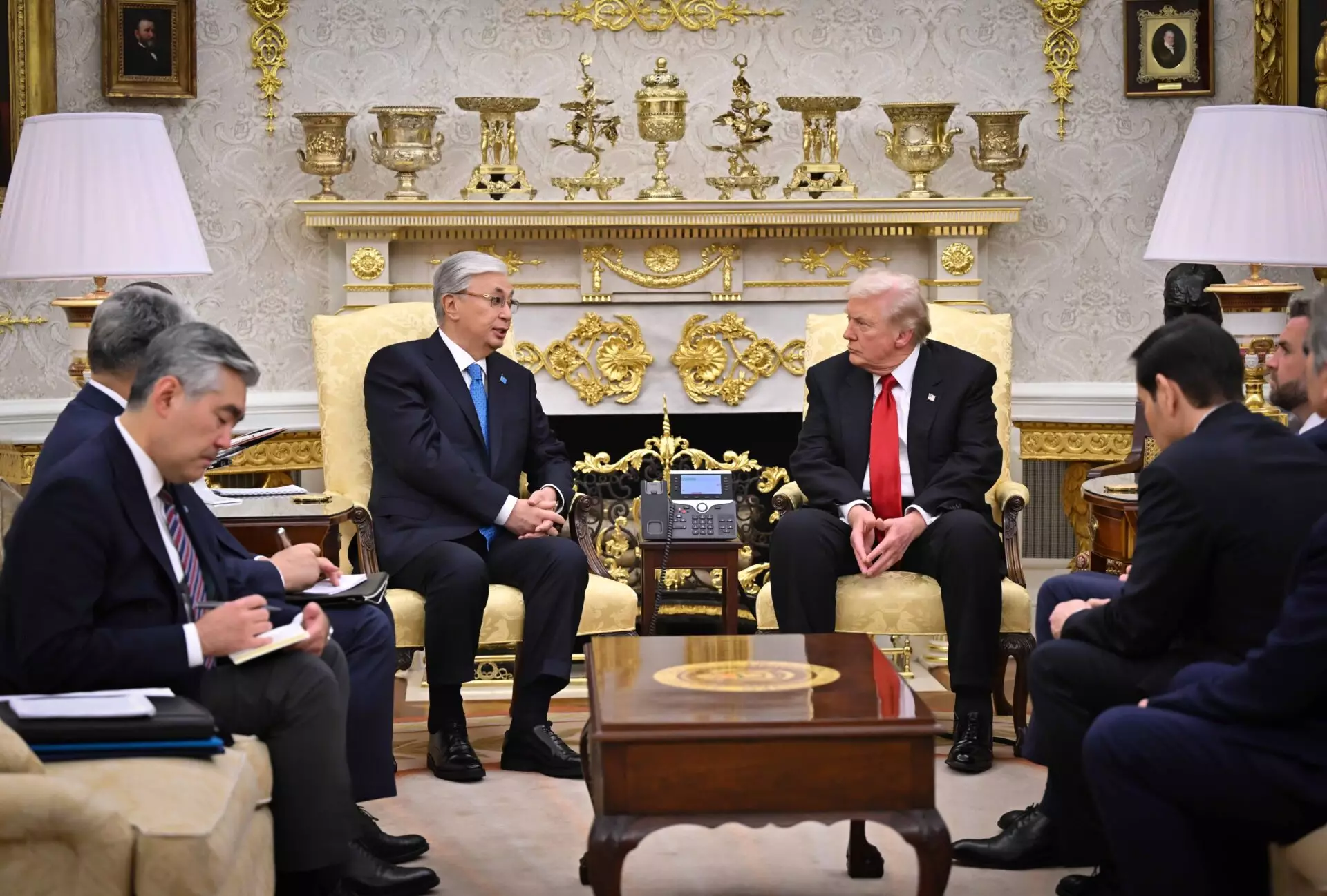 Токаев, Трамп и Нетаньяху провели совместный телефонный разговор