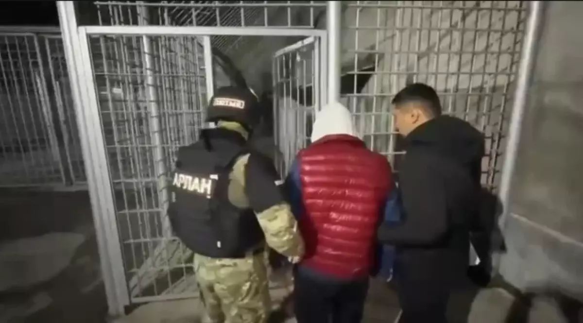 Миллионы за молчание: в Шымкенте задержали блогера за вымогательство у госслужащего