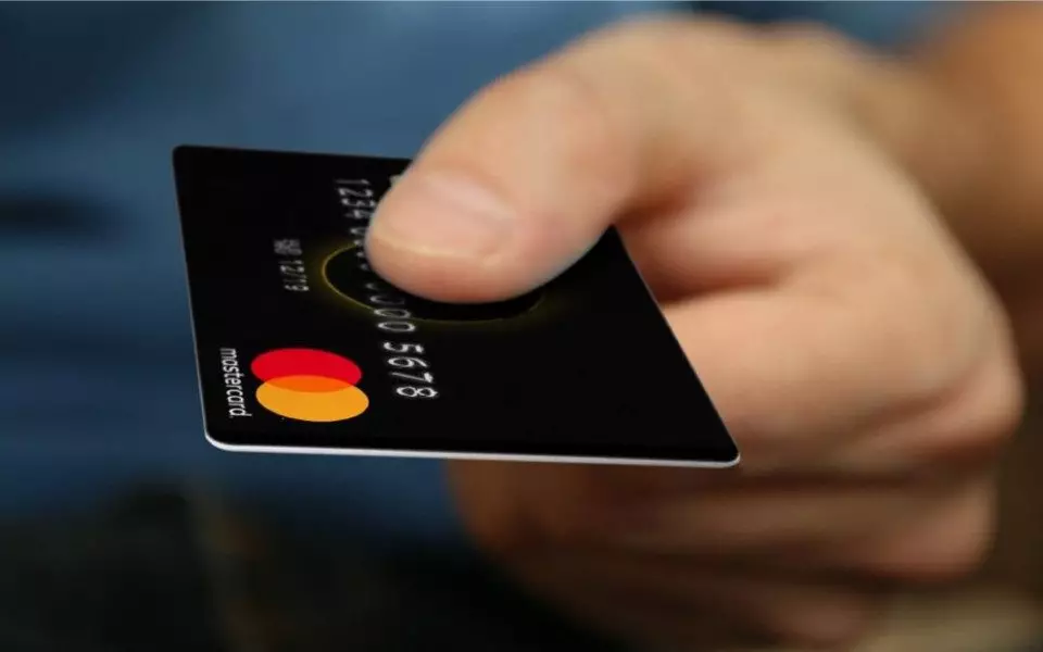 Сколько денег казахстанцы тратят за границей