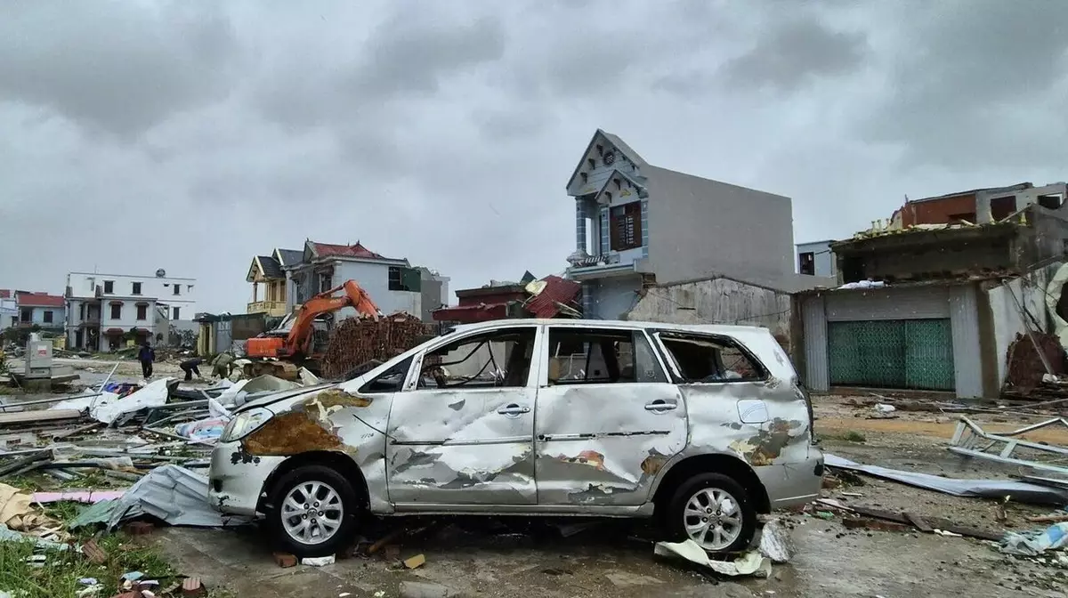 Тайфун "Калмаэги" в центральном Вьетнаме: 5 погибших, десятки разрушенных домов