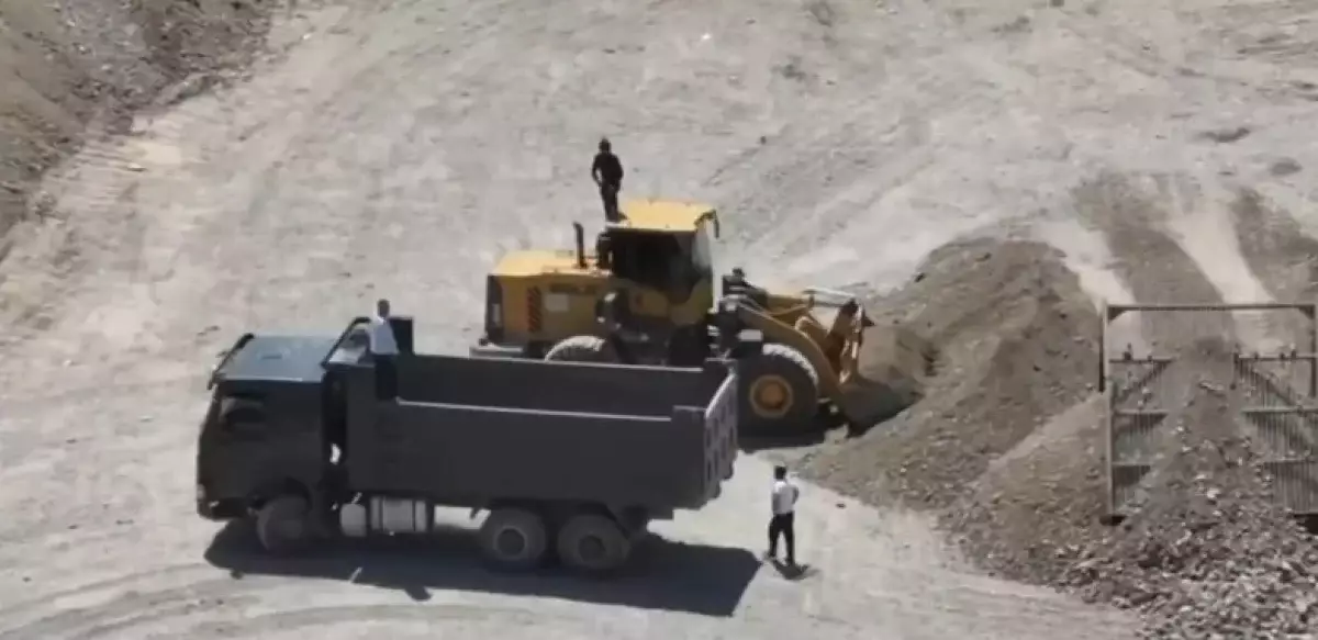 Түркістан облысында жерді заңсыз пайдаланып, пайдалы қазба өндіргендер анықталды